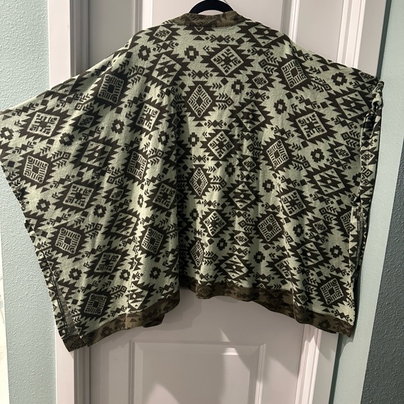 Denim&Co Olive and Black Knit Sweater - Picture 3 of 7